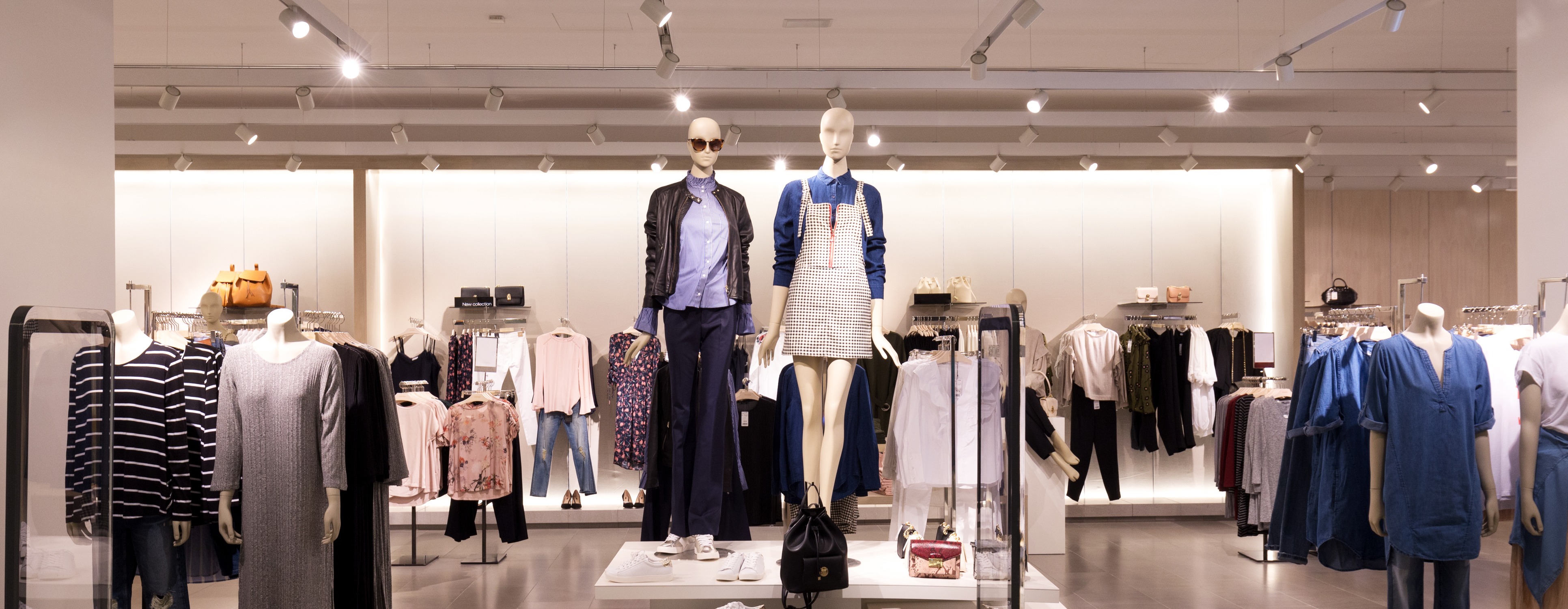 What is Visual Merchandising in a Retail Store?