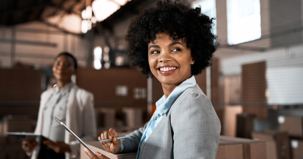 Employee completing a digital checklist on her tablet using a digital checklist app