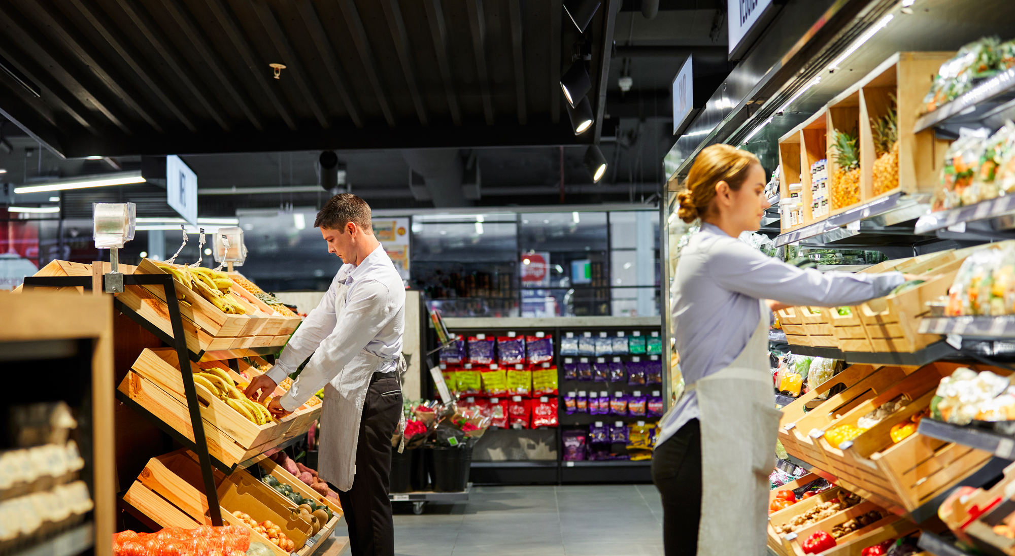 Walmart Strains to Keep Grocery Aisles Stocked - The New York Times